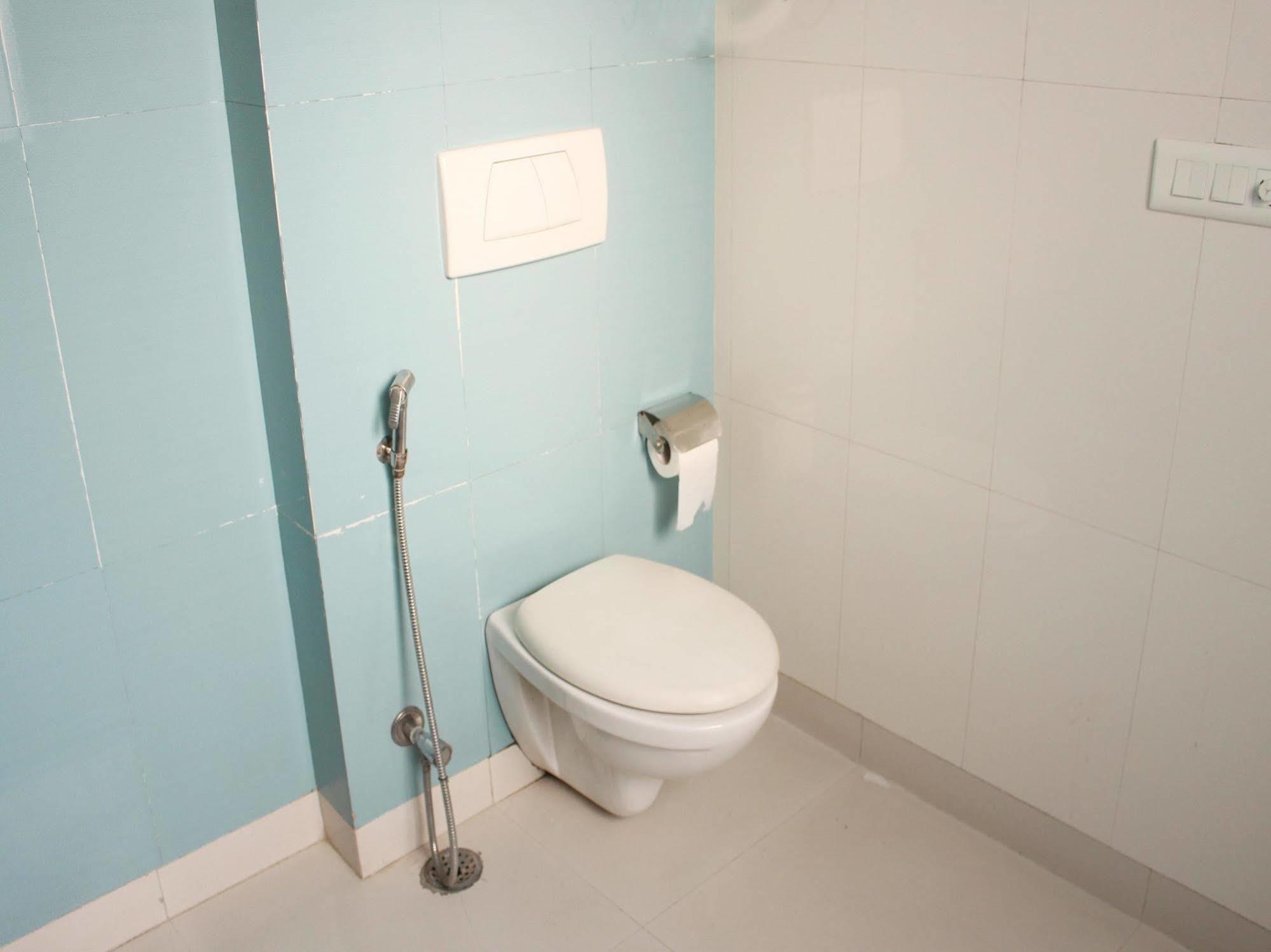 Oyo Flagship 387 Moulsari Avenue Hotel Gurgaon Exterior photo