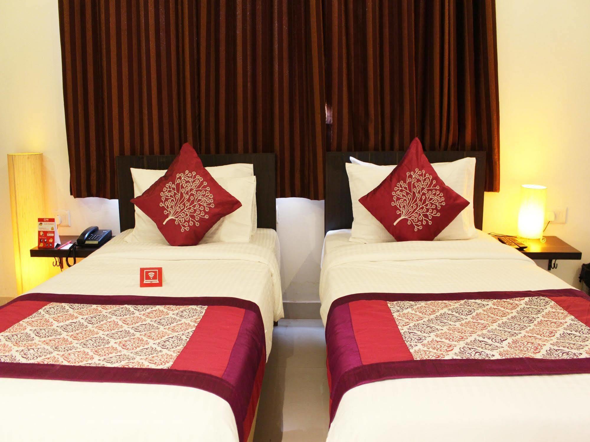 Oyo Flagship 387 Moulsari Avenue Hotel Gurgaon Exterior photo