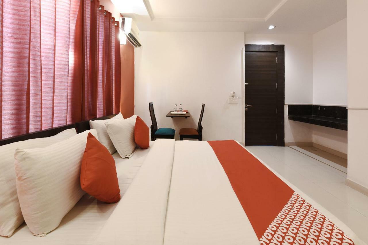 Oyo Flagship 387 Moulsari Avenue Hotel Gurgaon Exterior photo