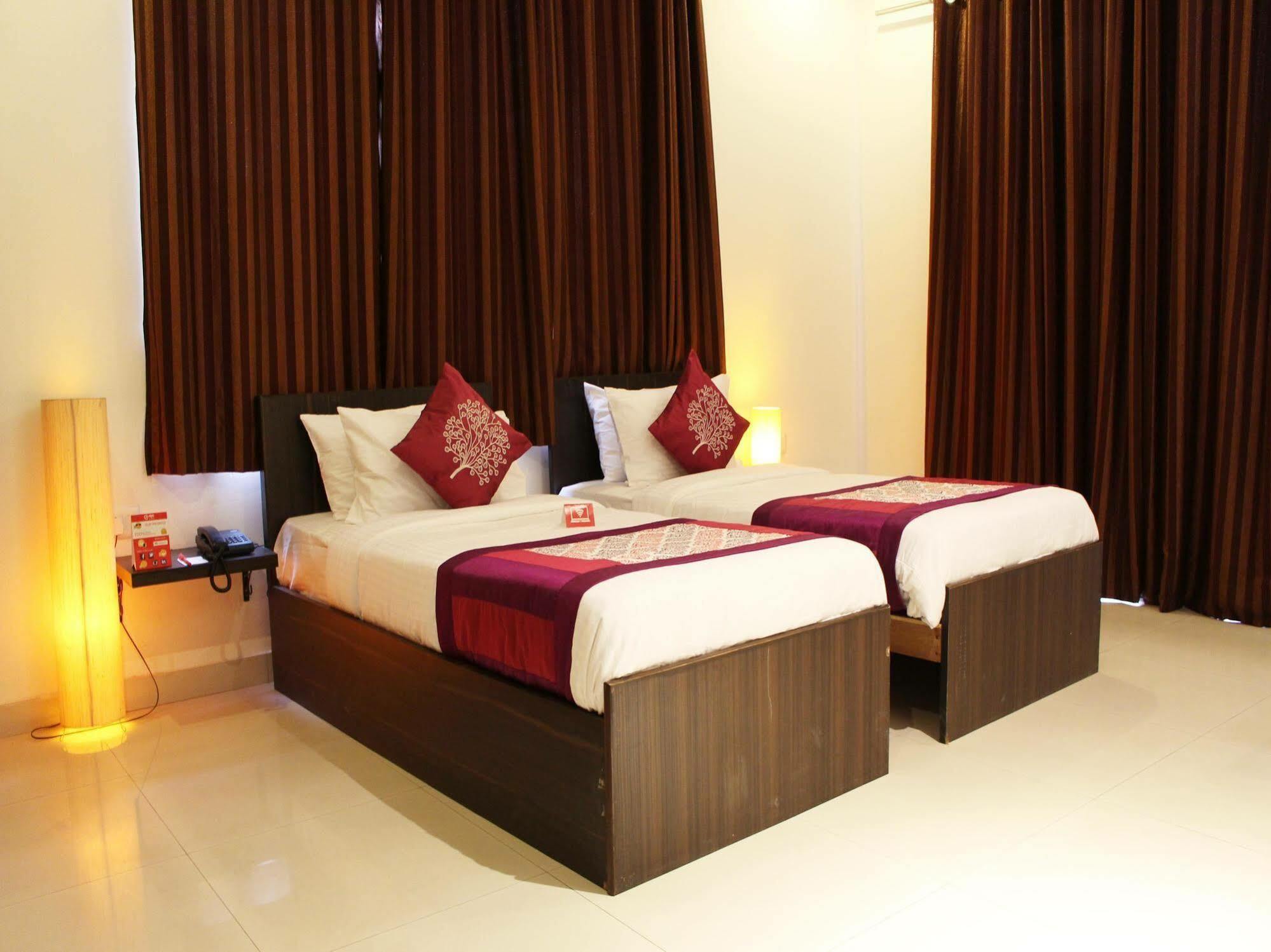 Oyo Flagship 387 Moulsari Avenue Hotel Gurgaon Exterior photo